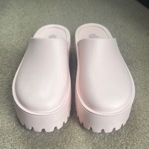 Women's Pink Slip-On Clogs